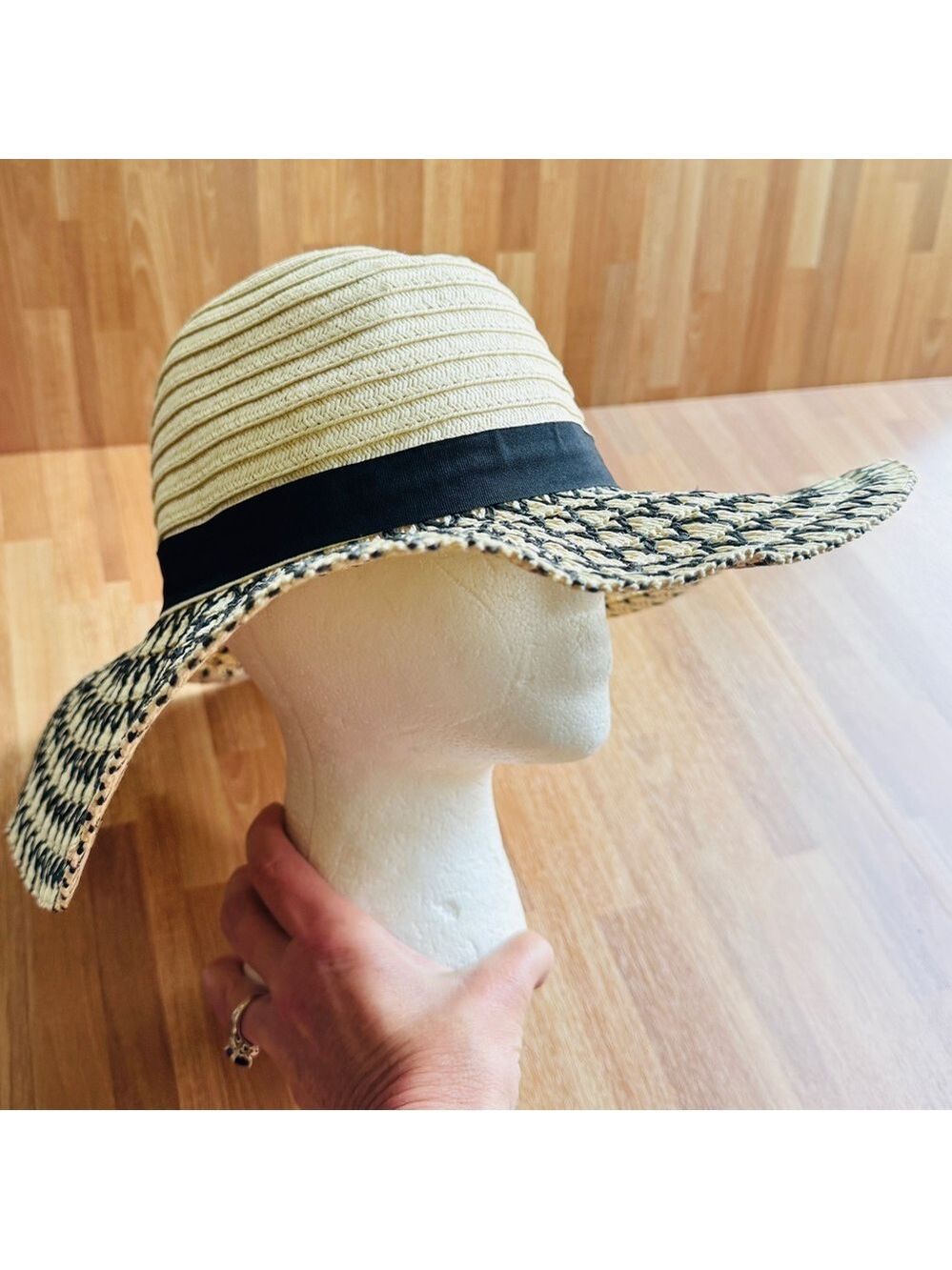 Shiraleah wicker summer women's hat nwot - Picture 2 of 11